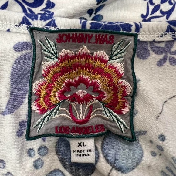 Johnny Was "THE JANIE FAVORITE OVERSIZED CROPPED TEE". - Picture 4 of 6